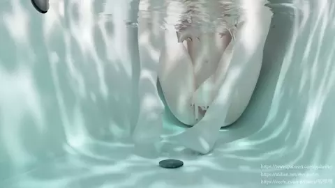 Barbara Masturbating in Bathtub [Guheihei]