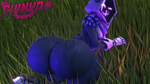 Raven shaking her bouncy big butt