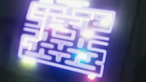 Cammy makes sure to get both of her needs met. [Vega]