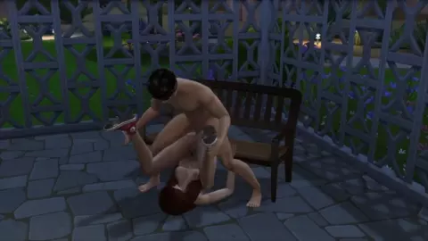 Lola Moves into the Neighbourhood