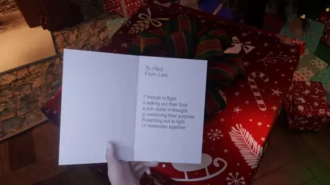 Aerith Christmas box gift. (sound) [LazyProcrastinator]