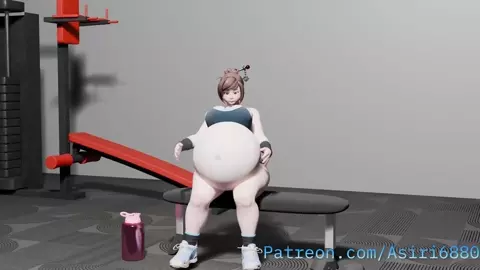 Mei hungry at the gym