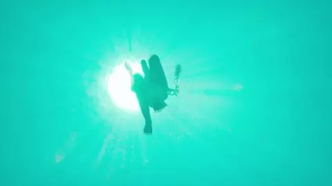 Beasts in the Sun gameplay (with new areas)